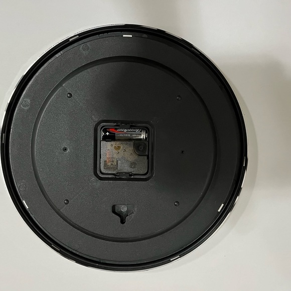 Pittsburgh Steelers wall clock, Wincraft, 12”x12”, good condition - Picture 4 of 5